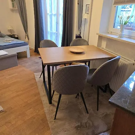 Zum Fuchsbau - Bei Berlin * Schöneiche